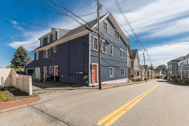 $4,300 | 279 Marcy Street, Unit 3, Portsmouth, NH 03801