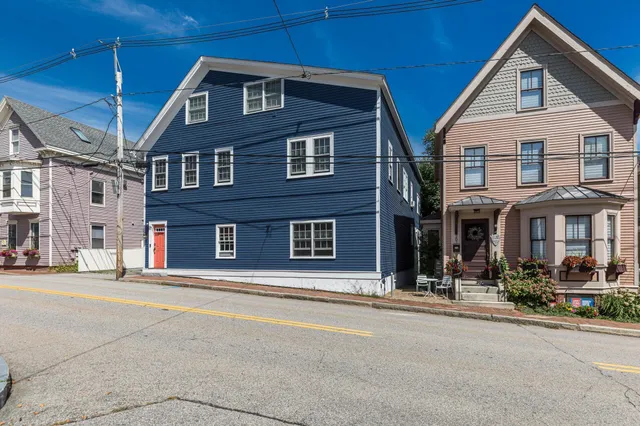$4,300 | 279 Marcy Street, Unit 3, Portsmouth, NH 03801