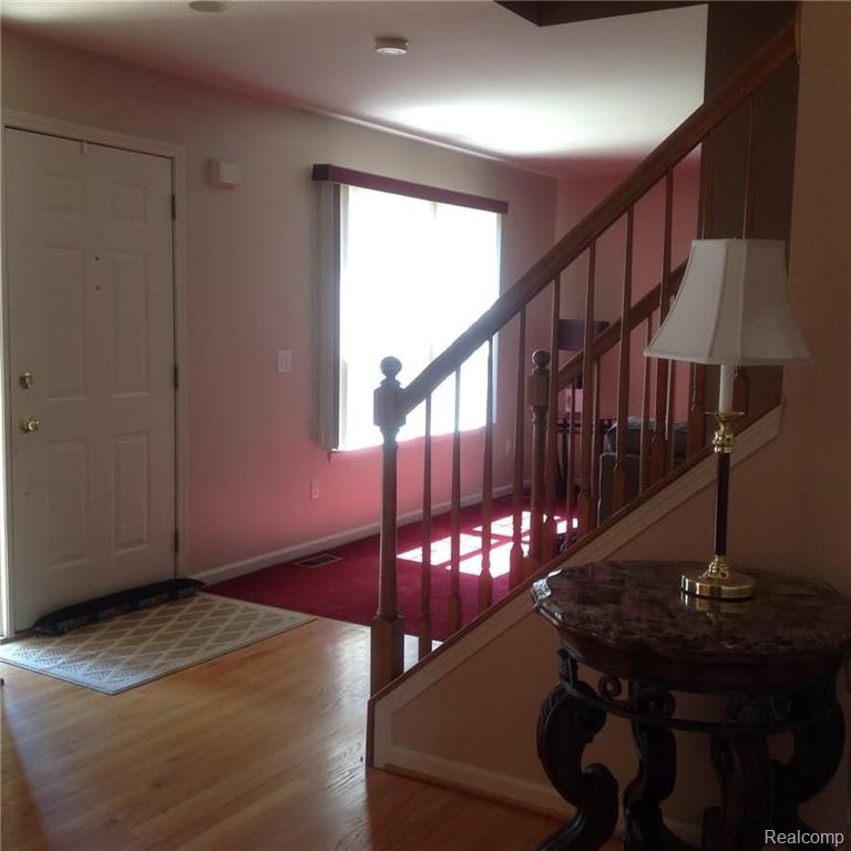 922 Ridgeview Circle Lake Orion, MI 48362 - Photo 14 of 29