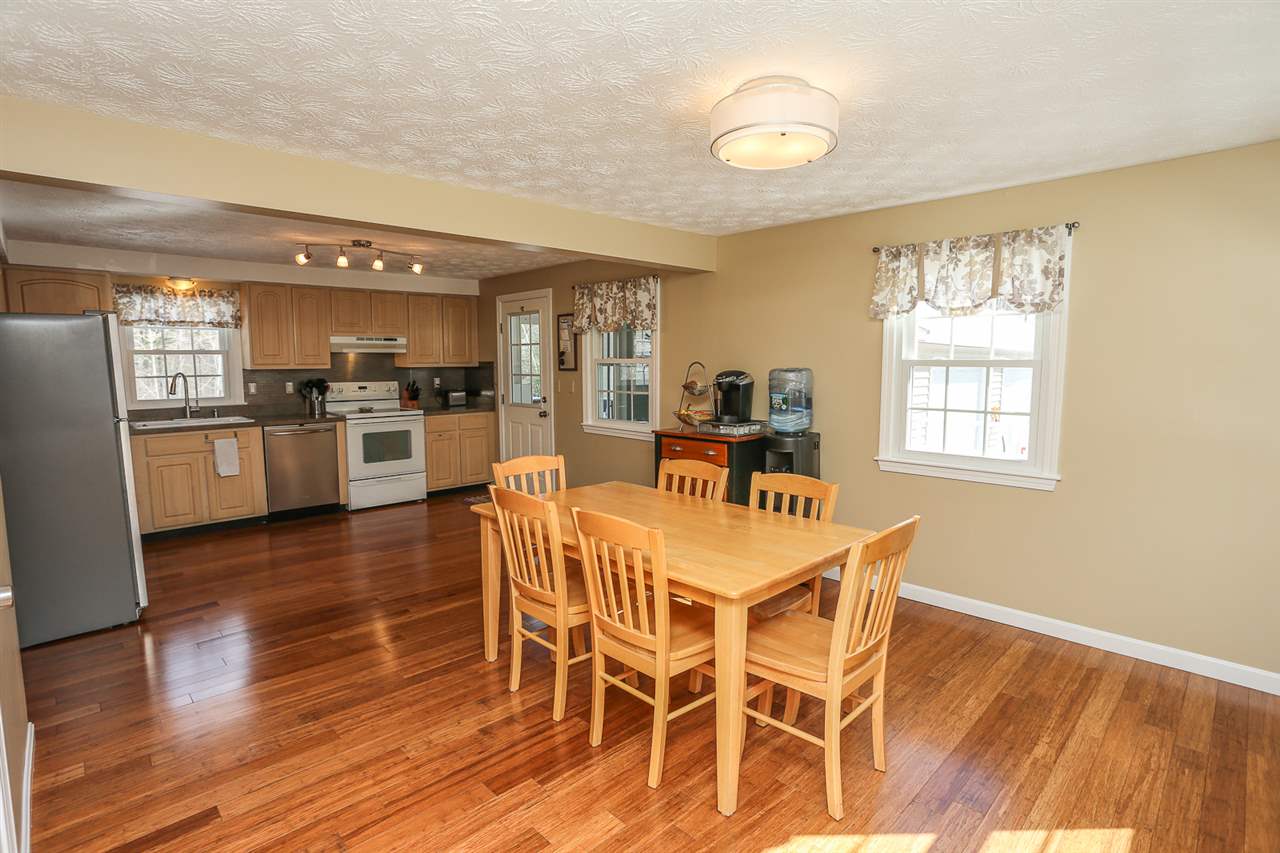 78 Old Derry Road Londonderry, NH 03053 - Photo 3 of 32