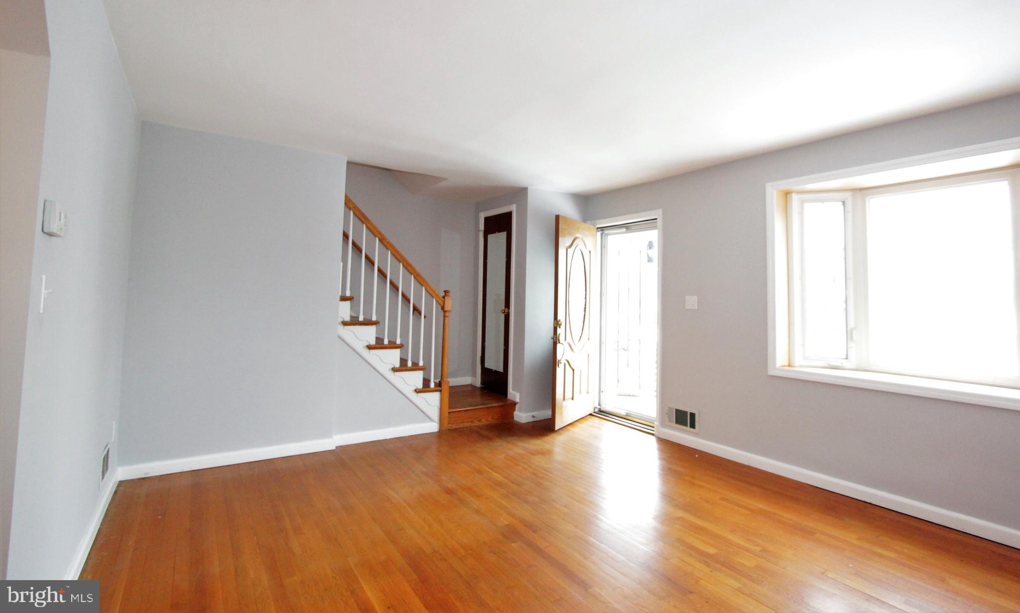 114 Garden Ridge Road Catonsville, MD 21228 - Photo 2 of 36