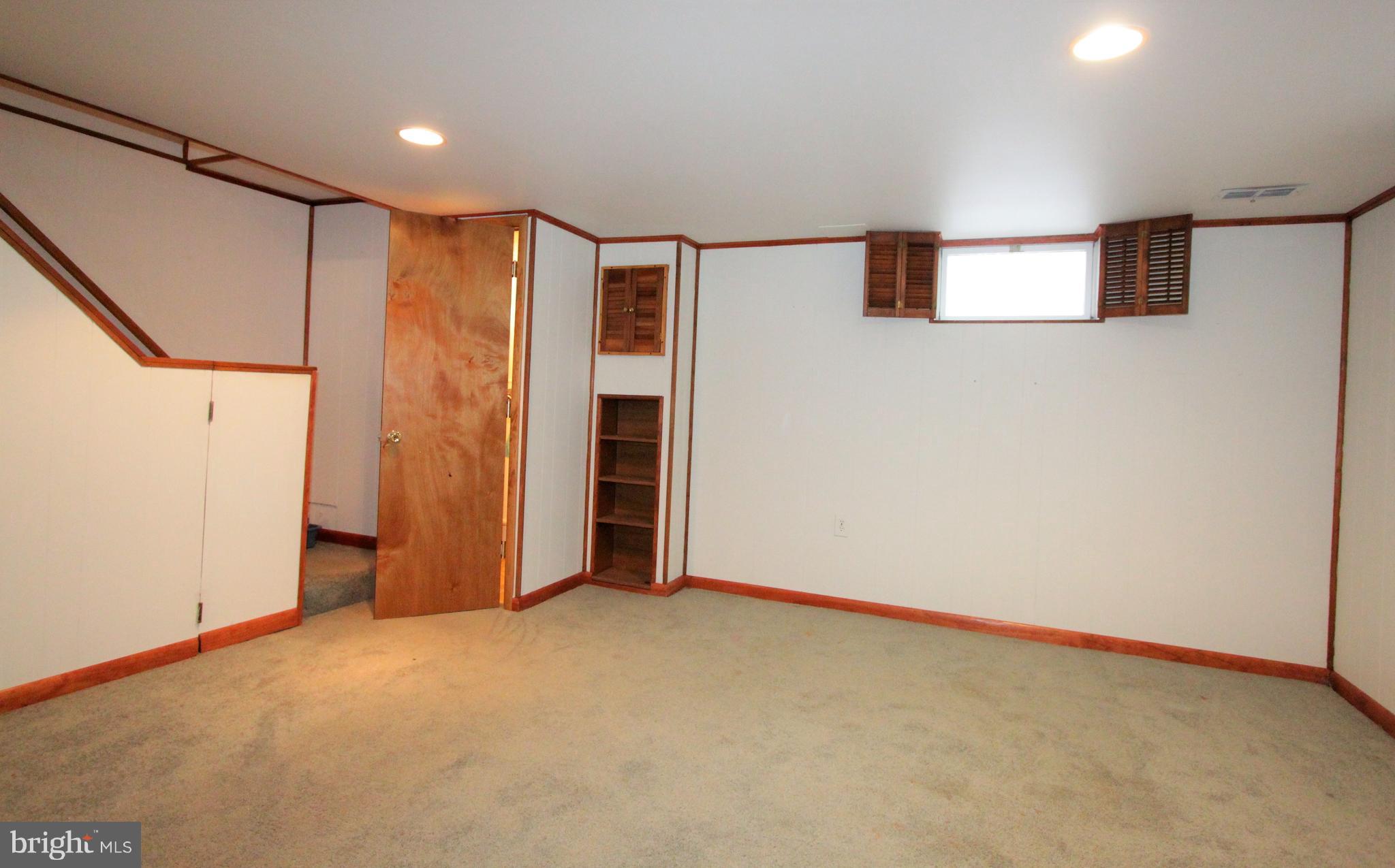 114 Garden Ridge Road Catonsville, MD 21228 - Photo 13 of 36