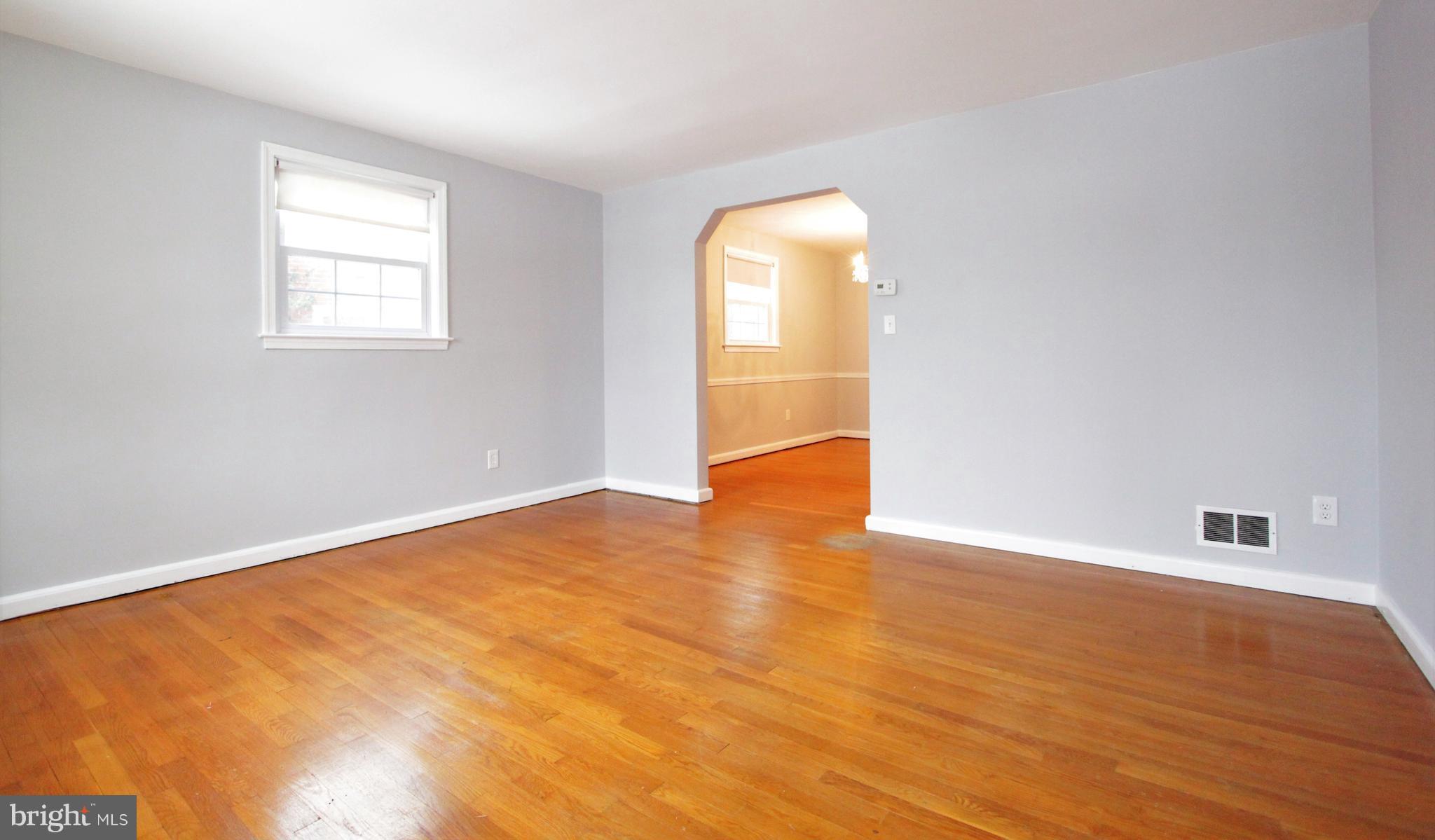 114 Garden Ridge Road Catonsville, MD 21228 - Photo 3 of 36