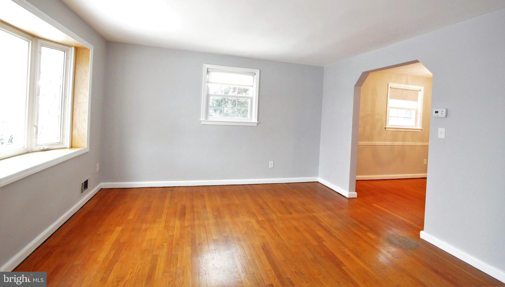 114 Garden Ridge Road Catonsville, MD 21228 - Photo 4 of 36