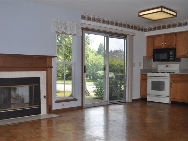 671 Bent Ridge Lane, Unit 671 Elgin, IL 60120 - Photo 7 of 17