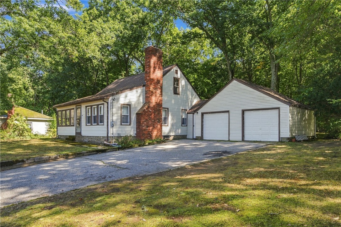 374 Reservoir Road Burrillville, RI 02859 - Photo 4 of 38 Gallery Image 4