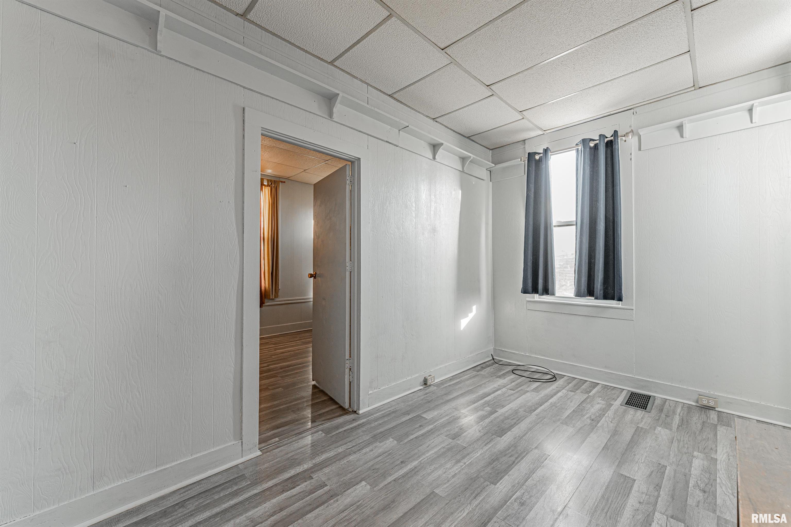 348 5th Street Lincoln, IL 62656 - Photo 11 of 25