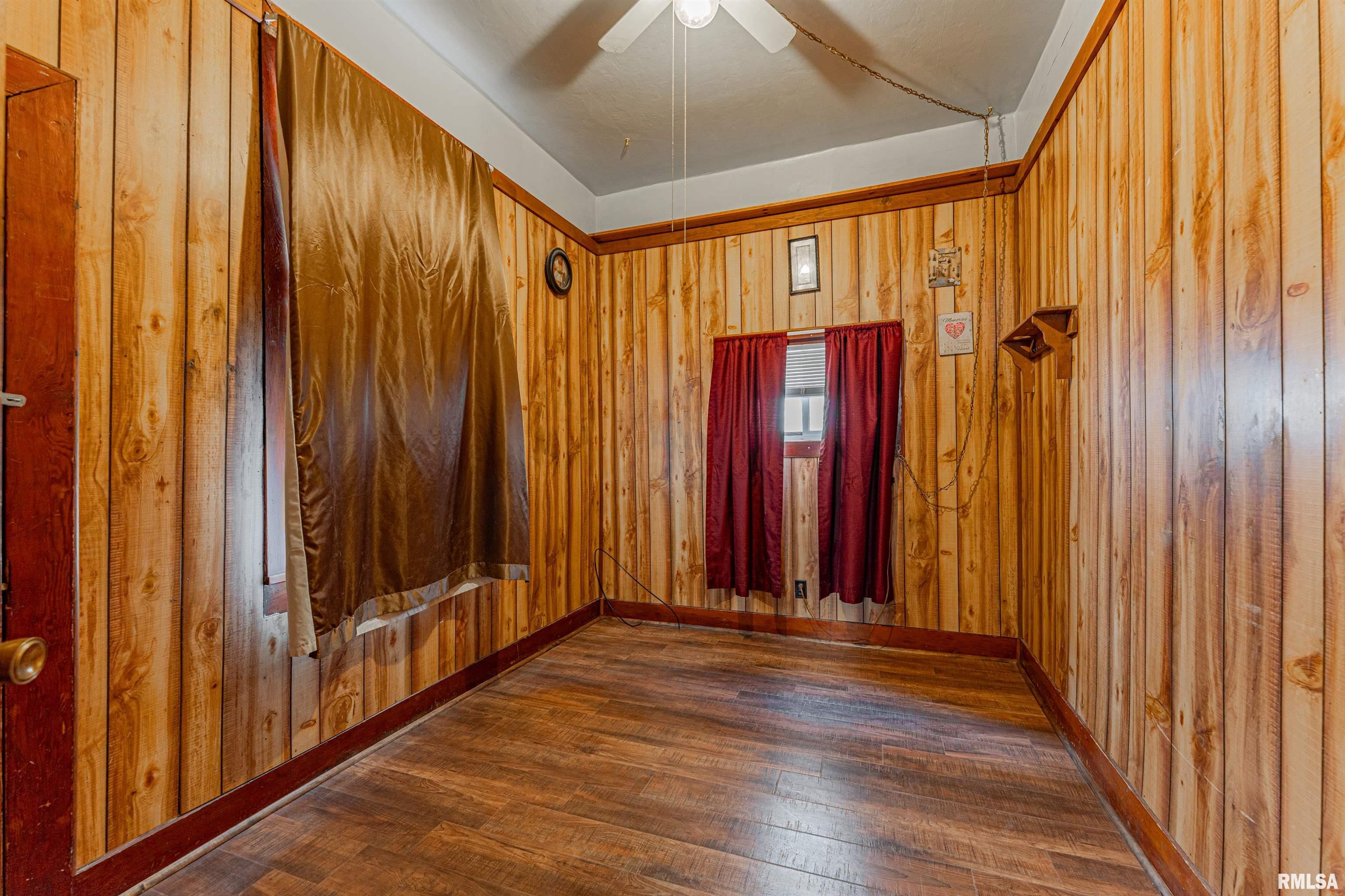 348 5th Street Lincoln, IL 62656 - Photo 13 of 25