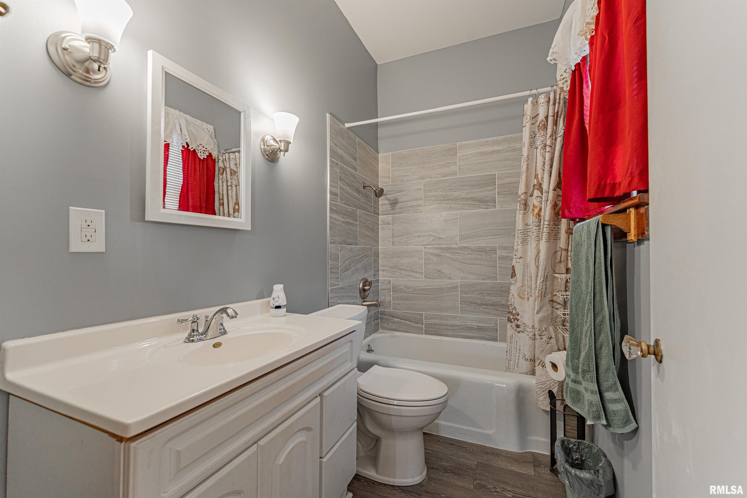 348 5th Street Lincoln, IL 62656 - Photo 15 of 25