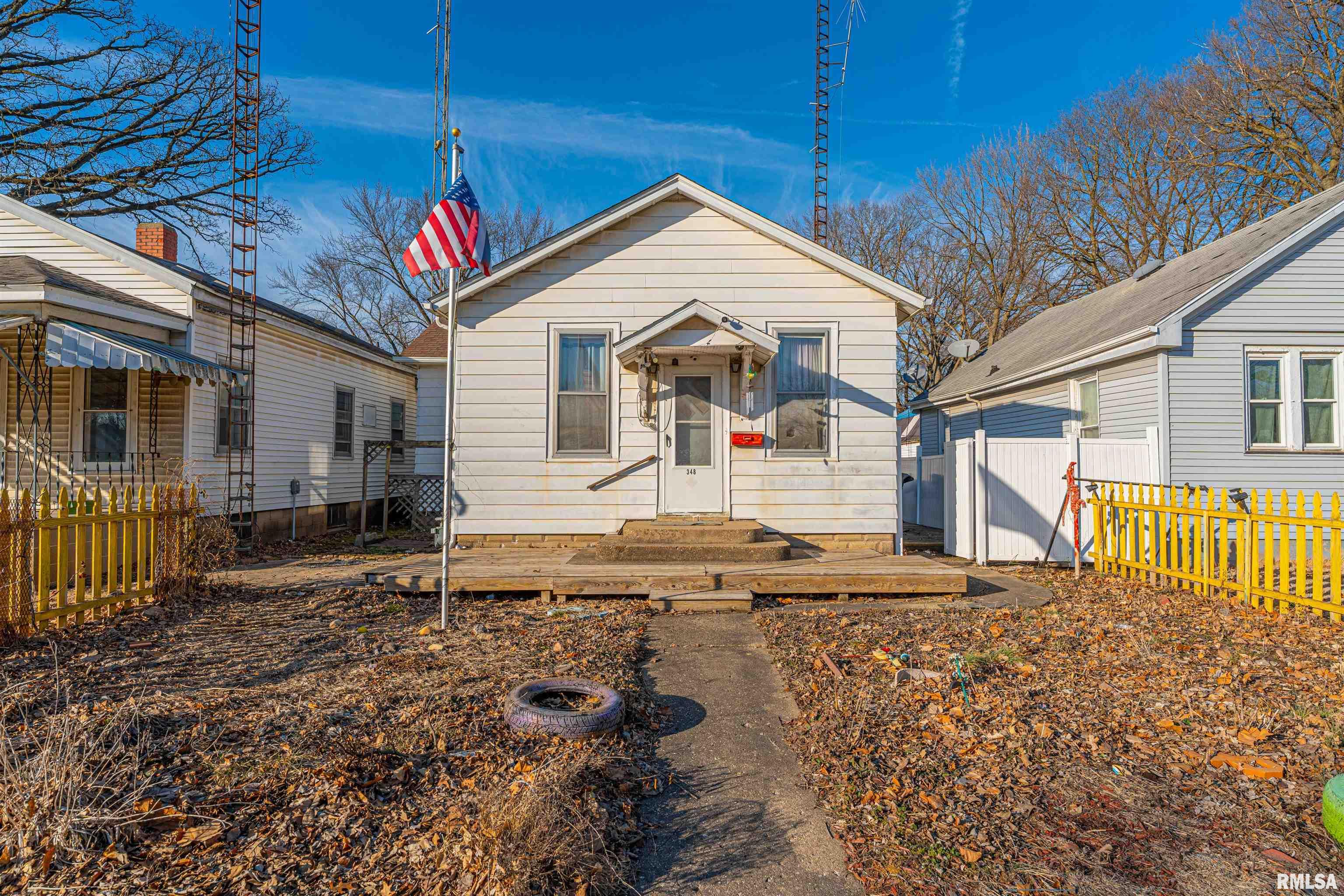 348 5th Street Lincoln, IL 62656 - Photo 2 of 25
