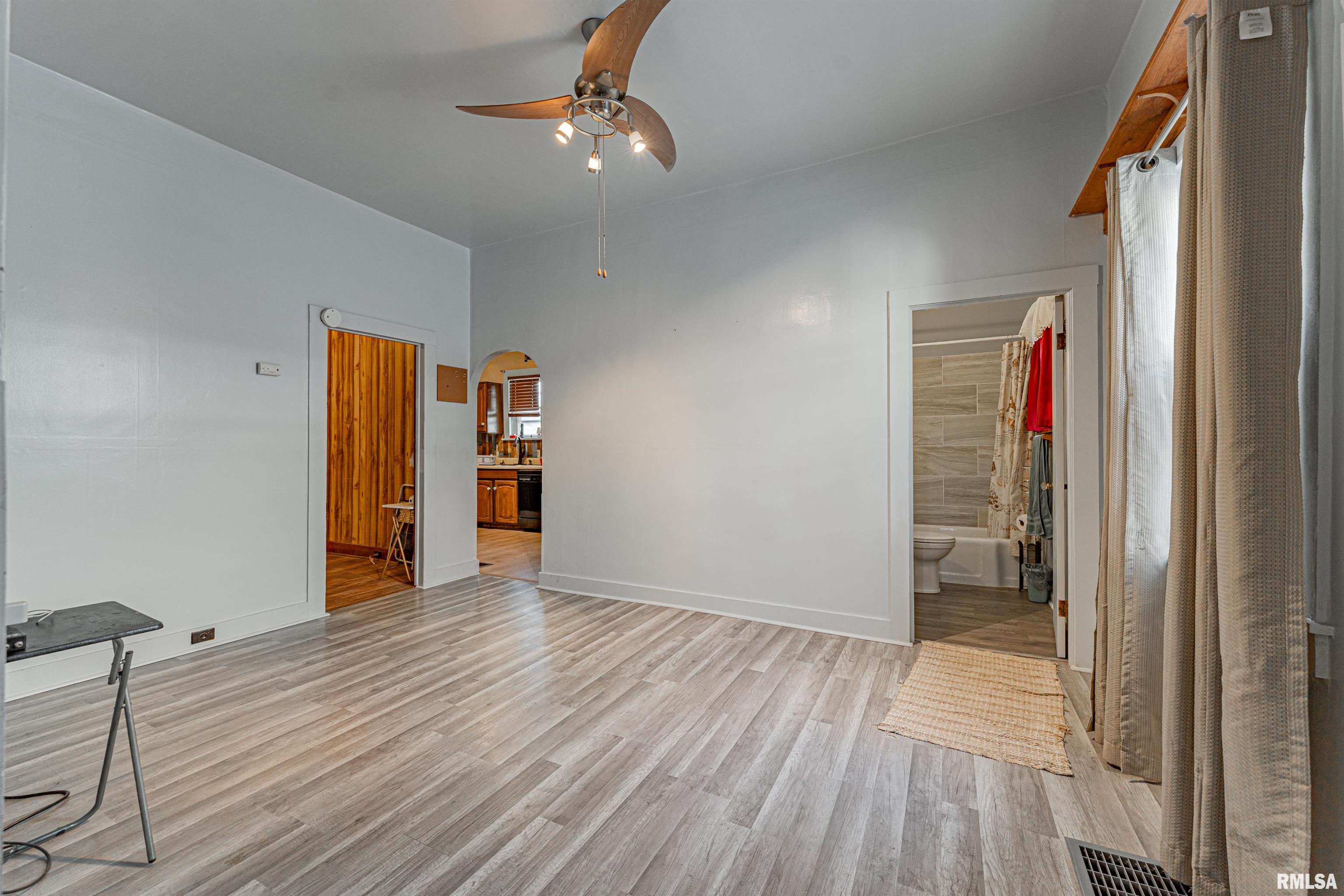 348 5th Street Lincoln, IL 62656 - Photo 5 of 25