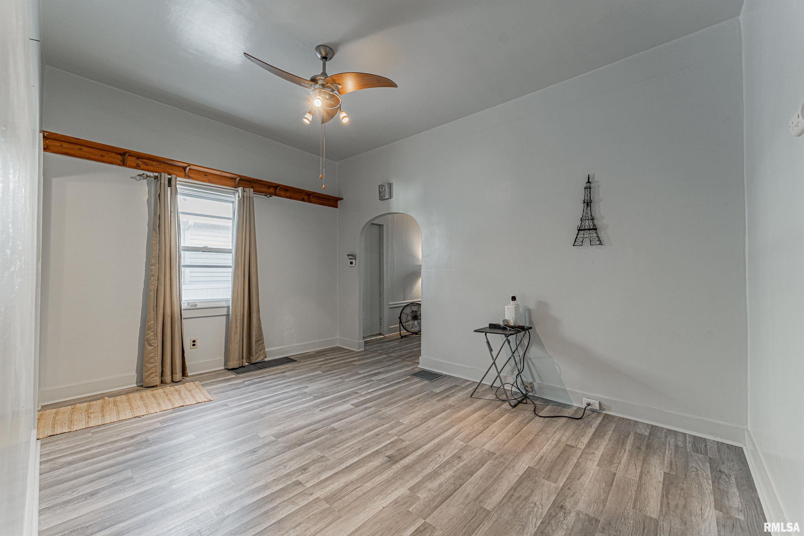 348 5th Street Lincoln, IL 62656 - Photo 6 of 25