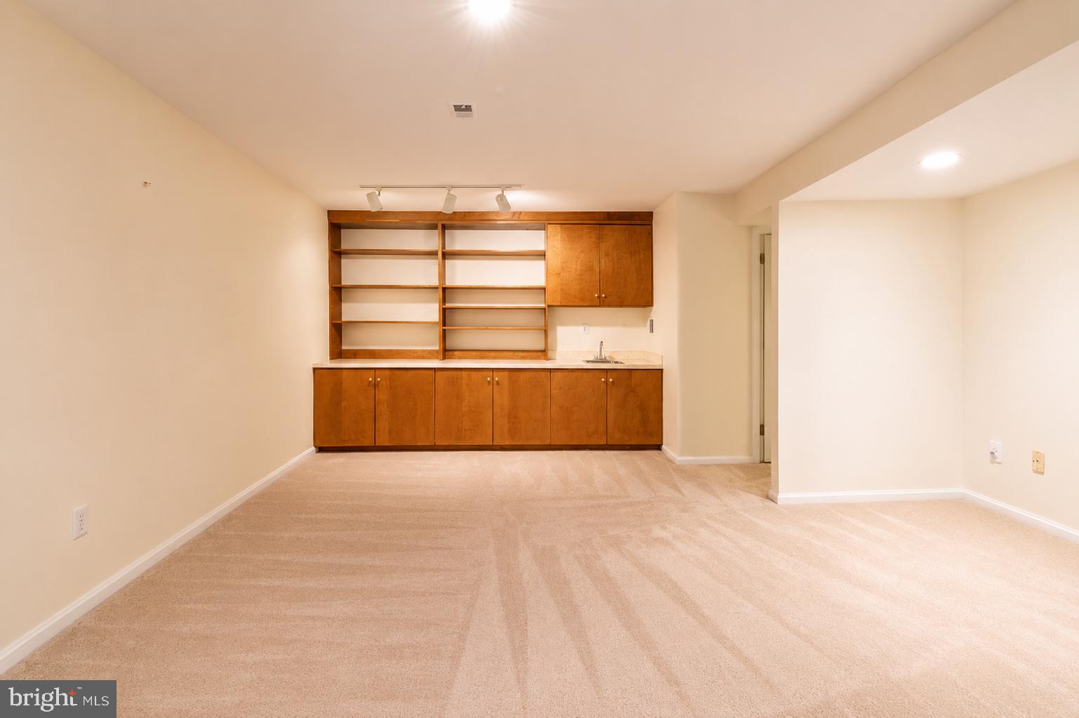 2184 Pond View Court Reston, VA 20191 - Photo 30 of 34