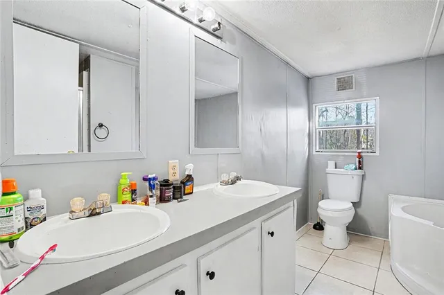 $220,000 | 112 Skyland Drive East, Locust Grove, GA 30248