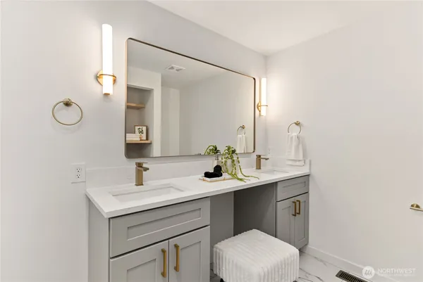 $620,000 | 16805 123rd Ave Court East, Puyallup, WA 98374