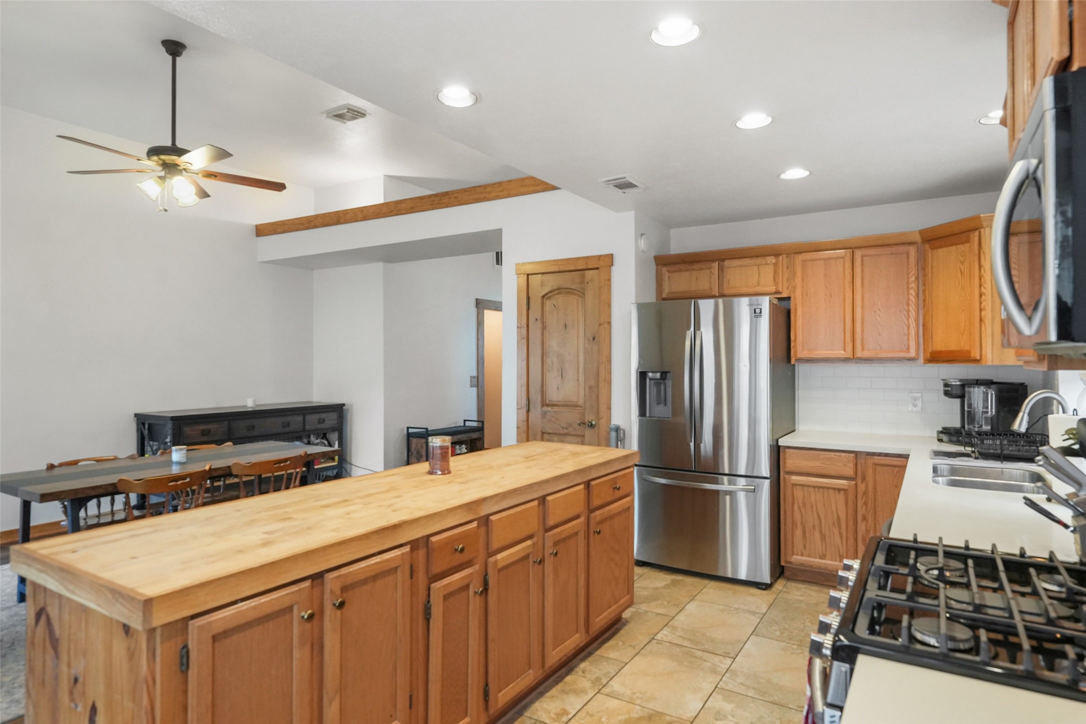 929 North Rivershire Drive Conroe, TX 77304 - Photo 20 of 36