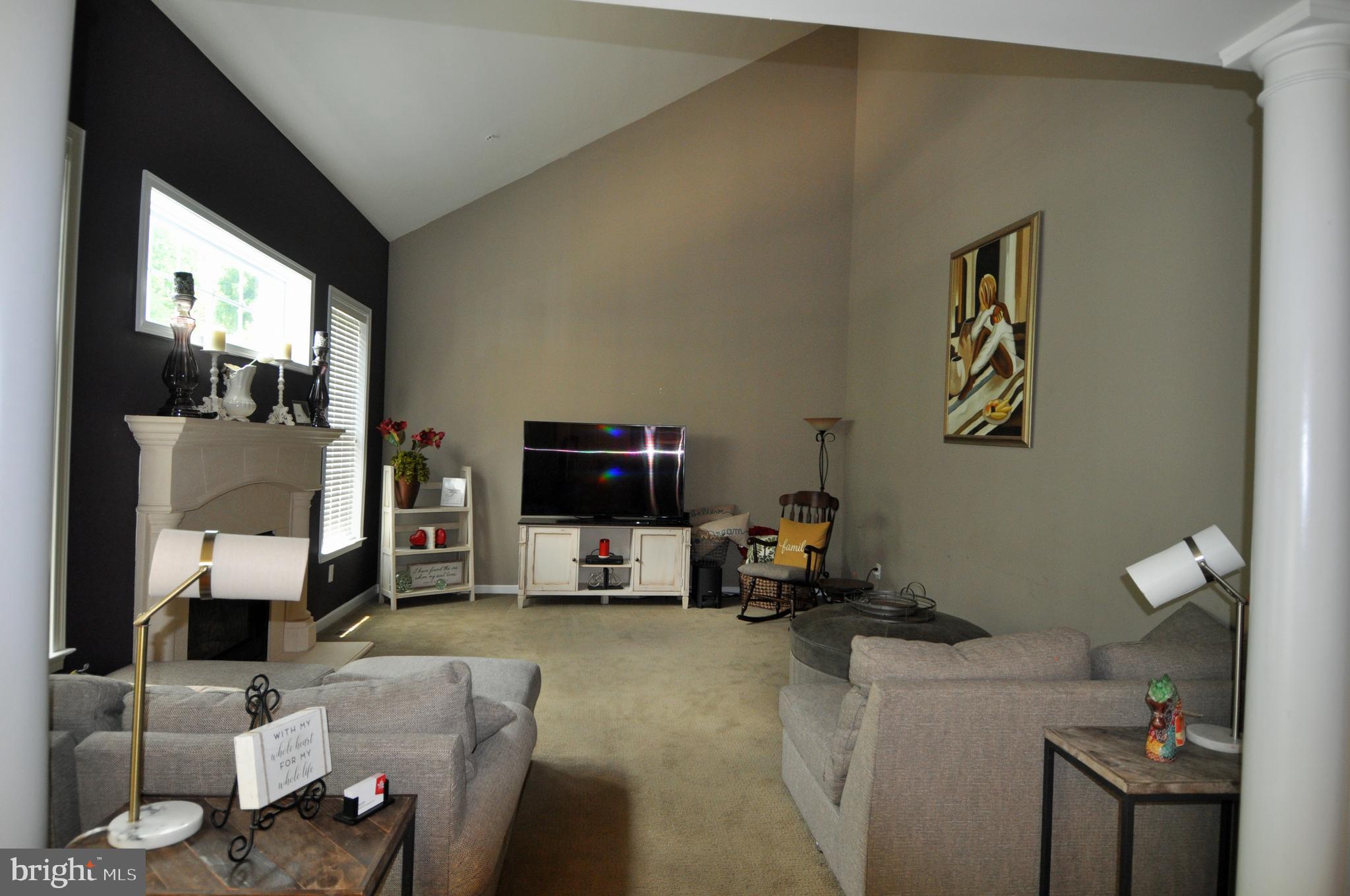 4002 Bridle Ridge Road Upper Marlboro, MD 20772 - Photo 14 of 38 Vaulted Family Room