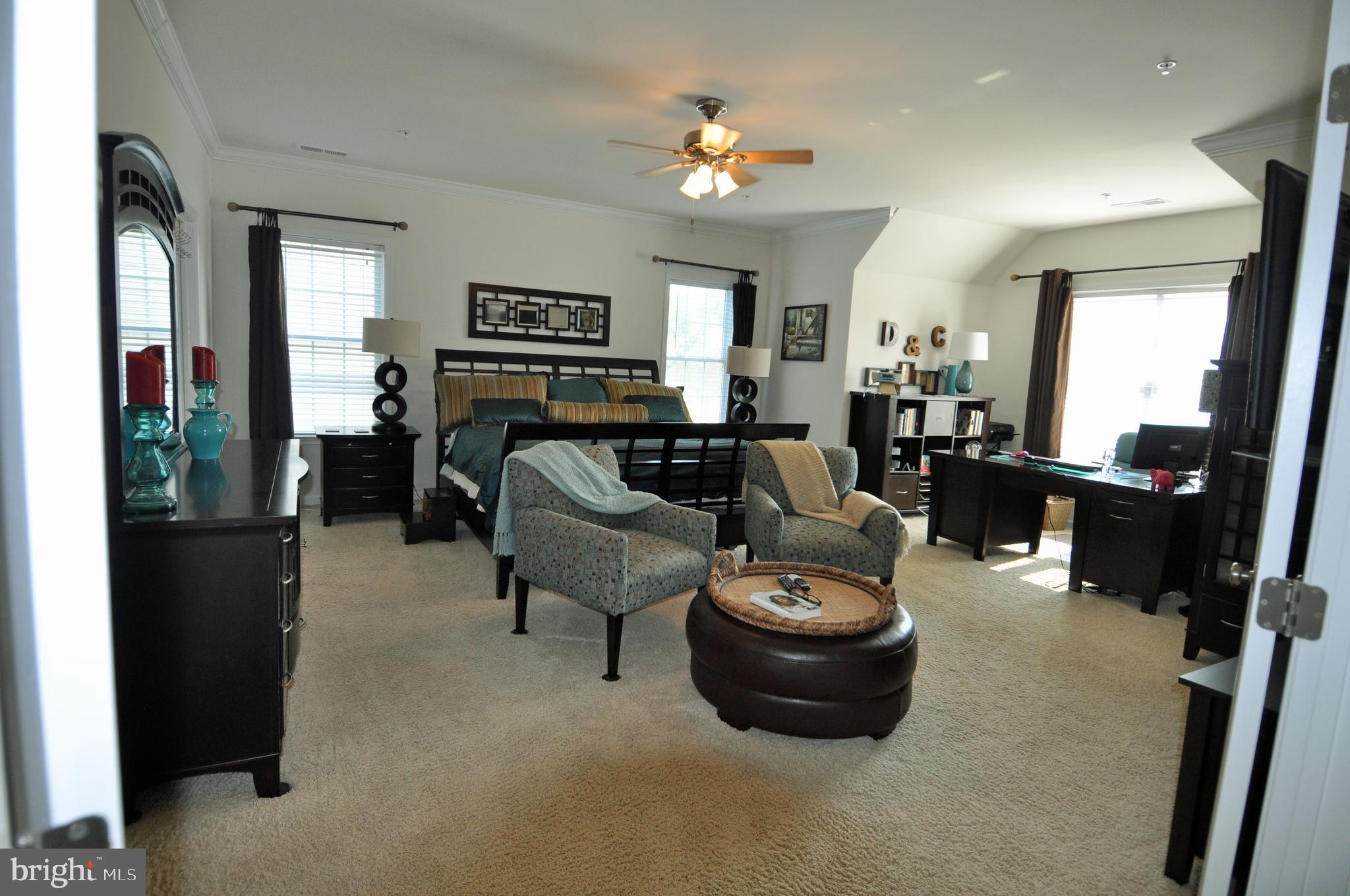 4002 Bridle Ridge Road Upper Marlboro, MD 20772 - Photo 19 of 38 Master Bedroom with Sitting Area