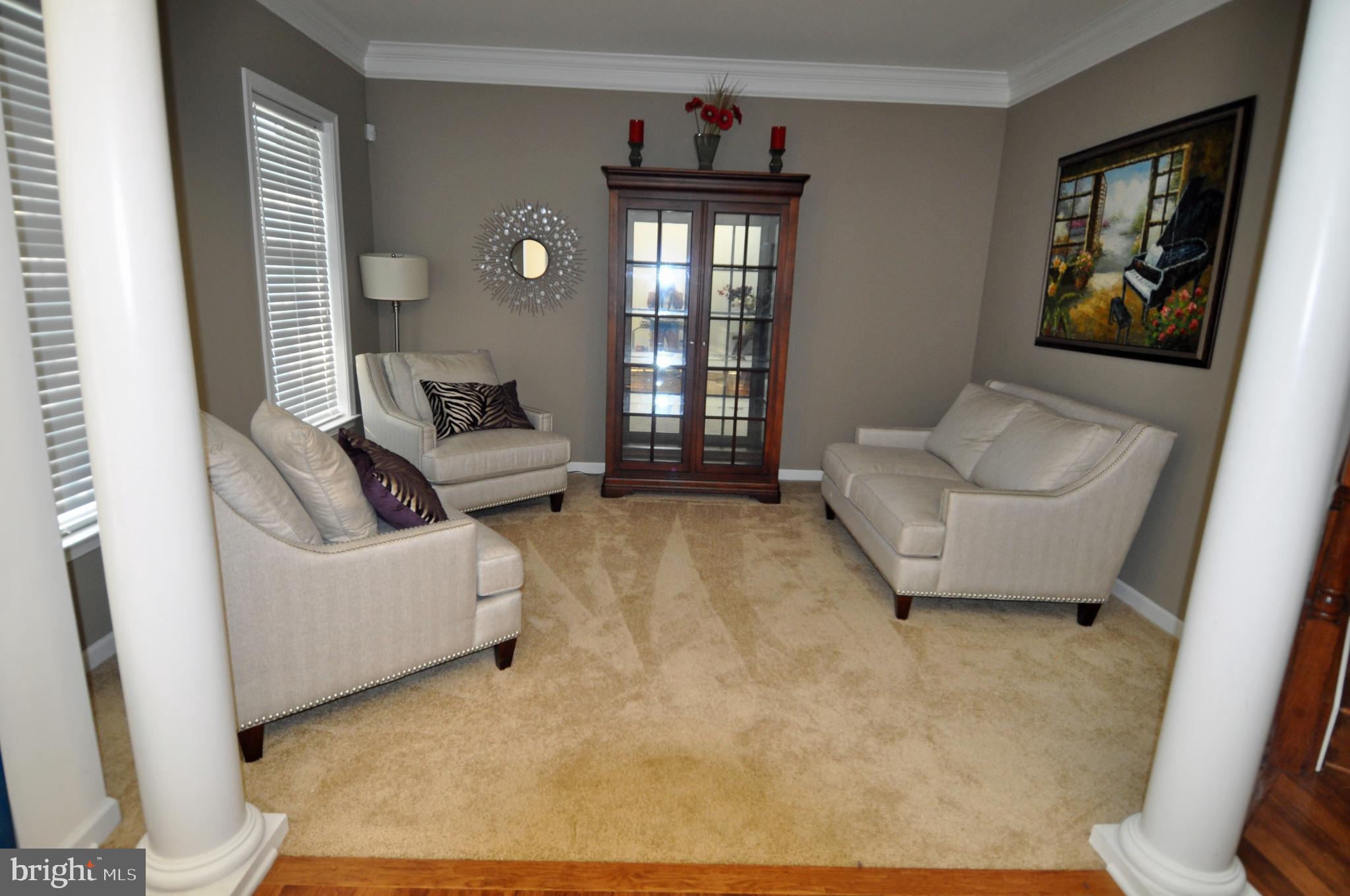 4002 Bridle Ridge Road Upper Marlboro, MD 20772 - Photo 9 of 38 Living Room