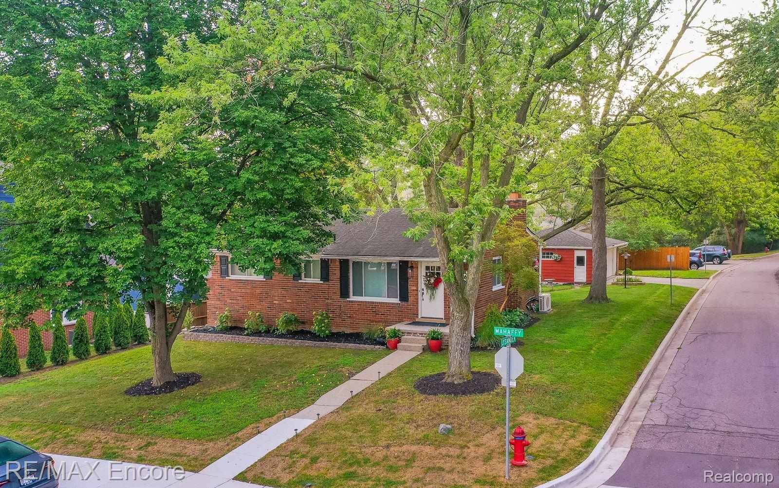 1002 Mahaffy Avenue Rochester, MI 48307 - Photo 1 of 41 Gallery Image 1