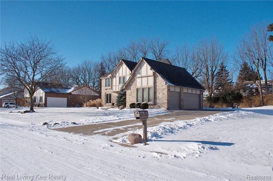 613 Snowmass Drive Rochester, MI 48309 - Photo 26 of 27 Front 11.jpg