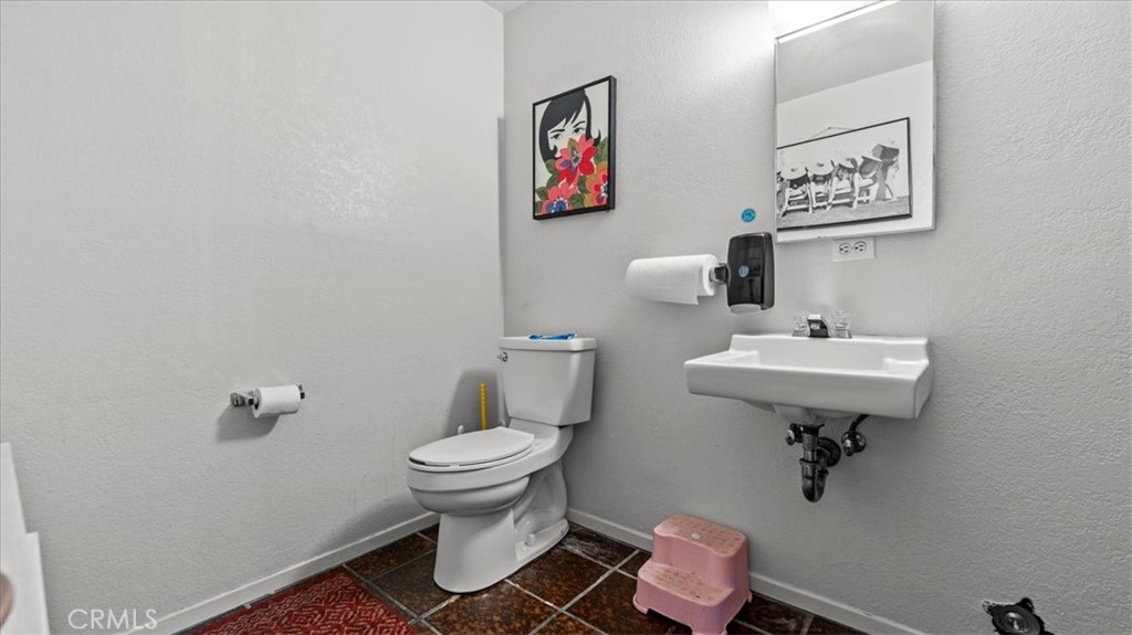 580 East Foothill Boulevard Azusa, CA 91702 - Photo 15 of 36