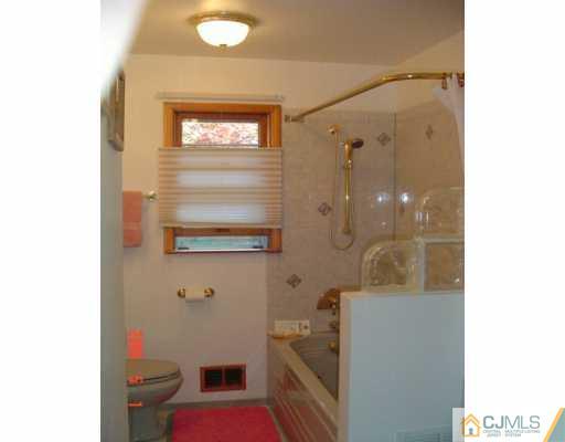 276 Dallas Road North Brunswick, NJ 08902 - Photo 4 of 8 Gallery Image 4