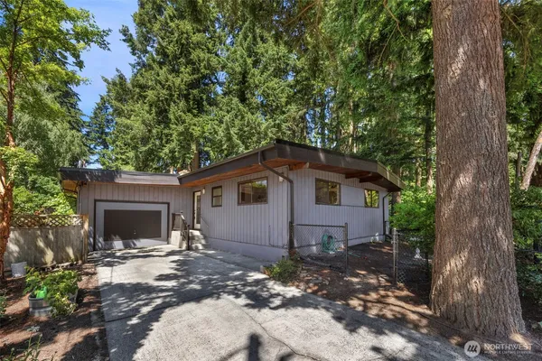 $945,000 | 12521 2nd Avenue Northeast, Seattle, WA 98125