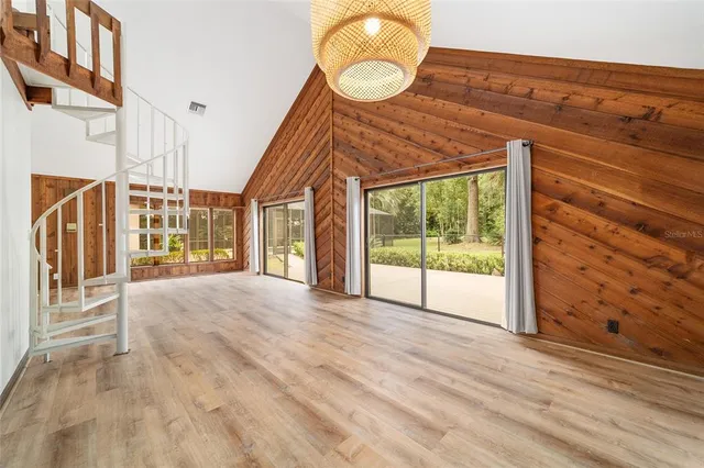 $549,999 | 165 Northeast 55th Avenue, Ocala, FL 34470