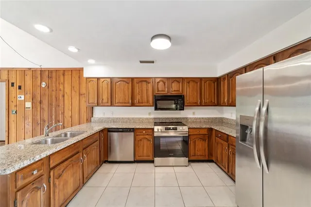 $559,999 | 165 Northeast 55th Avenue, Ocala, FL 34470