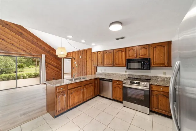 $559,999 | 165 Northeast 55th Avenue, Ocala, FL 34470