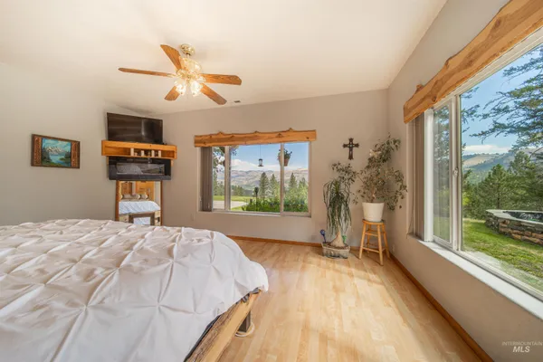 $885,500 | 110 Pineway Lane, Kamiah, ID 83536