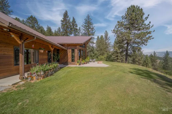$885,500 | 110 Pineway Lane, Kamiah, ID 83536