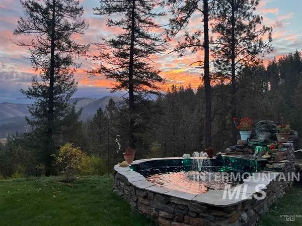 $885,500 | 110 Pineway Lane, Kamiah, ID 83536