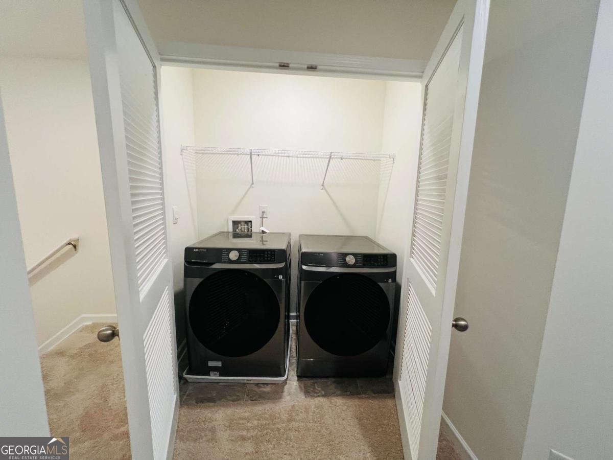 2678 Paxton Place Decatur, GA 30034 - Photo 12 of 22 a bathroom with a sink and a mirror