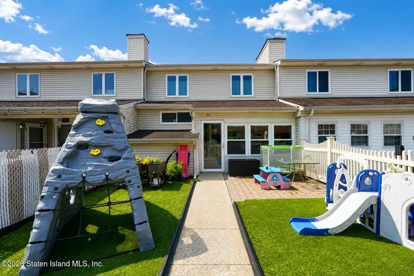 $439,900 | 33 Regis Drive, Unit 65 | Graniteville