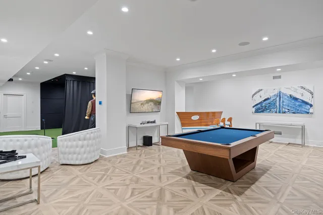 $9,850,000 | 25 Brewster Lane East, East Setauket, NY 11733