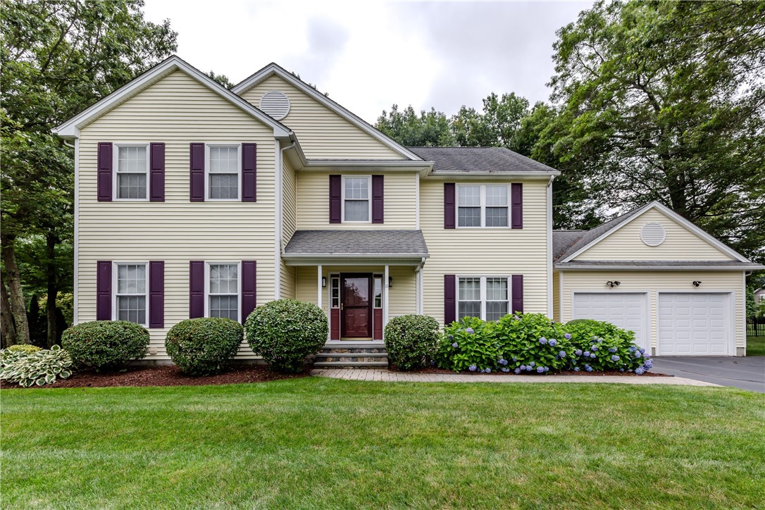 11 Raven Circle Cranston, RI 02921 - Photo 1 of 49 Exterior front