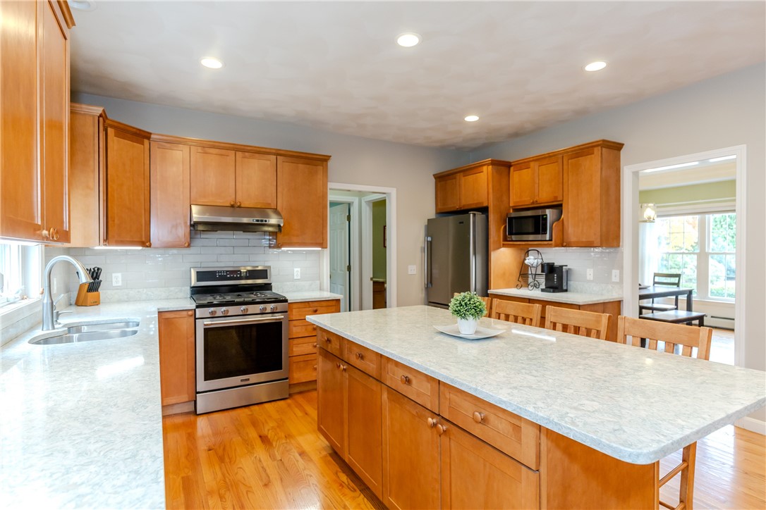 11 Raven Circle Cranston, RI 02921 - Photo 8 of 49 Kitchen
