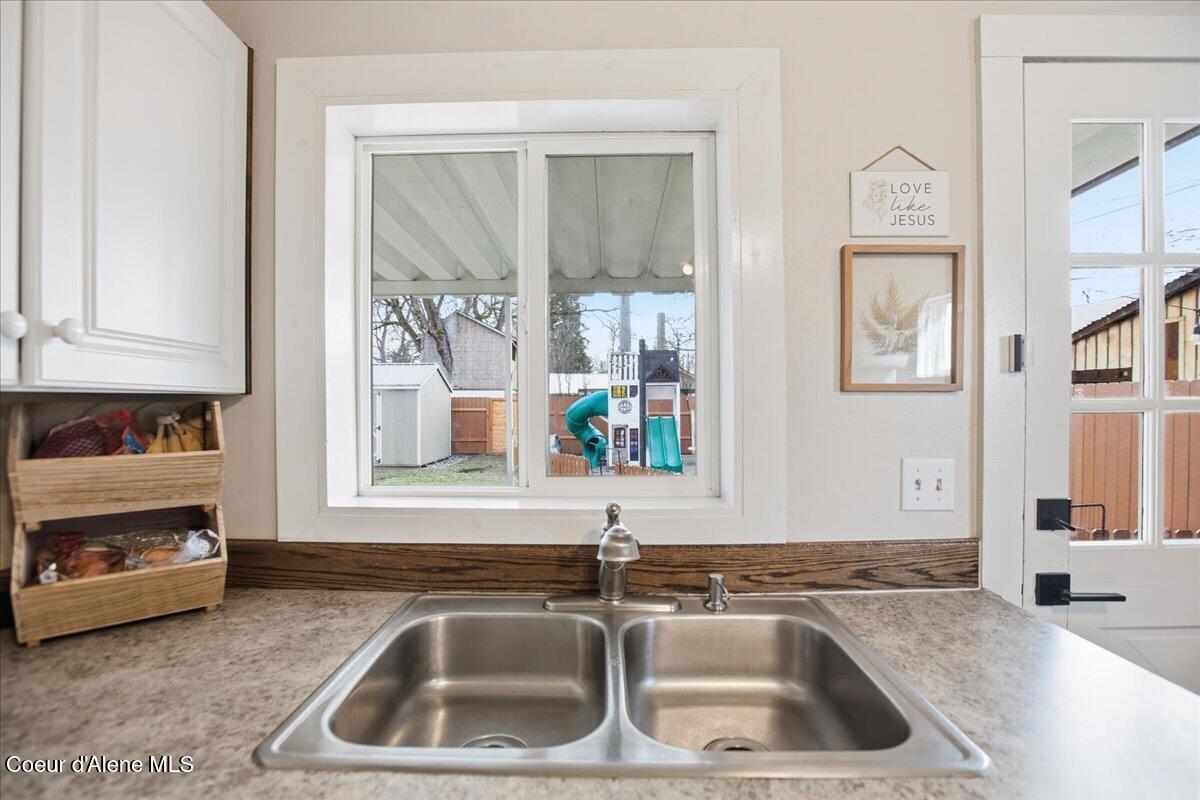 1204 East Foster Avenue Coeur D'Alene, ID 83814 - Photo 31 of 45 24-Kitchen