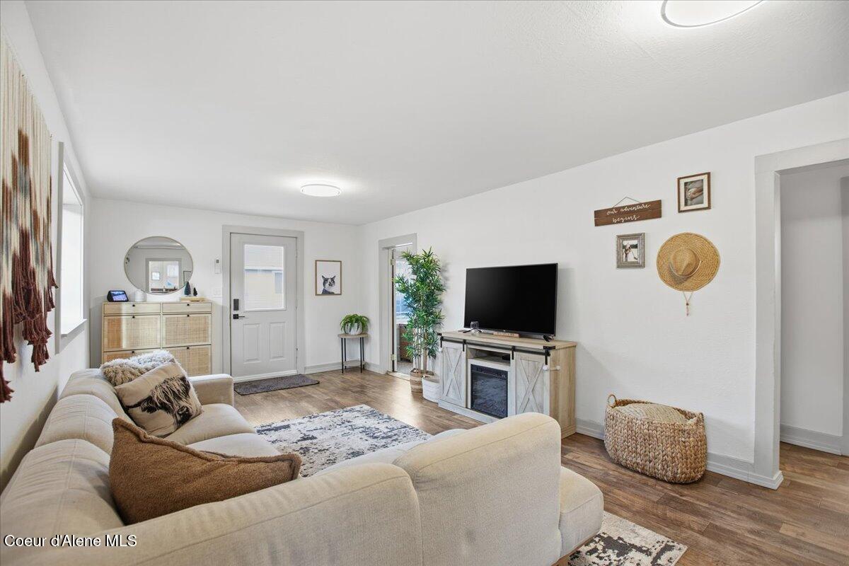 1204 East Foster Avenue Coeur D'Alene, ID 83814 - Photo 7 of 45 19-Living Room