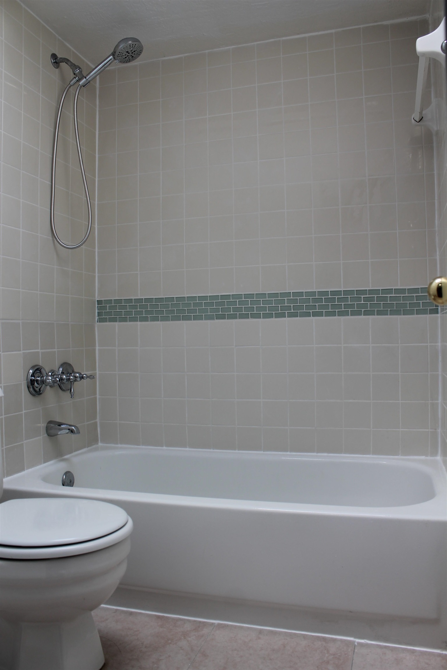 3601 Windjammer Lane St. Augustine, FL 32084 - Photo 20 of 22 a bathroom with a bathtub and a toilet