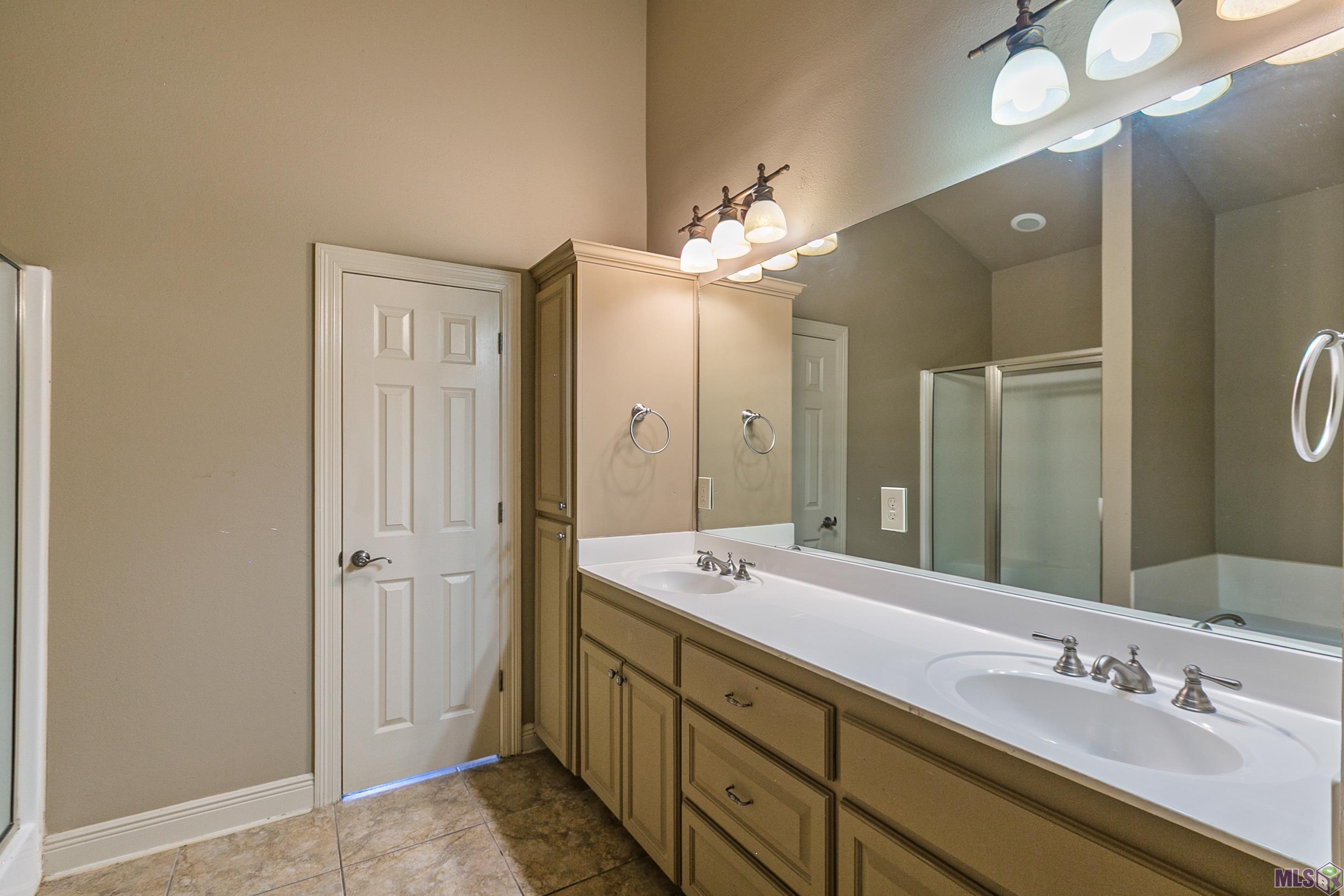2022 Lac Cache Court Baton Rouge, LA 70816 - Photo 18 of 27 Gallery Image 18