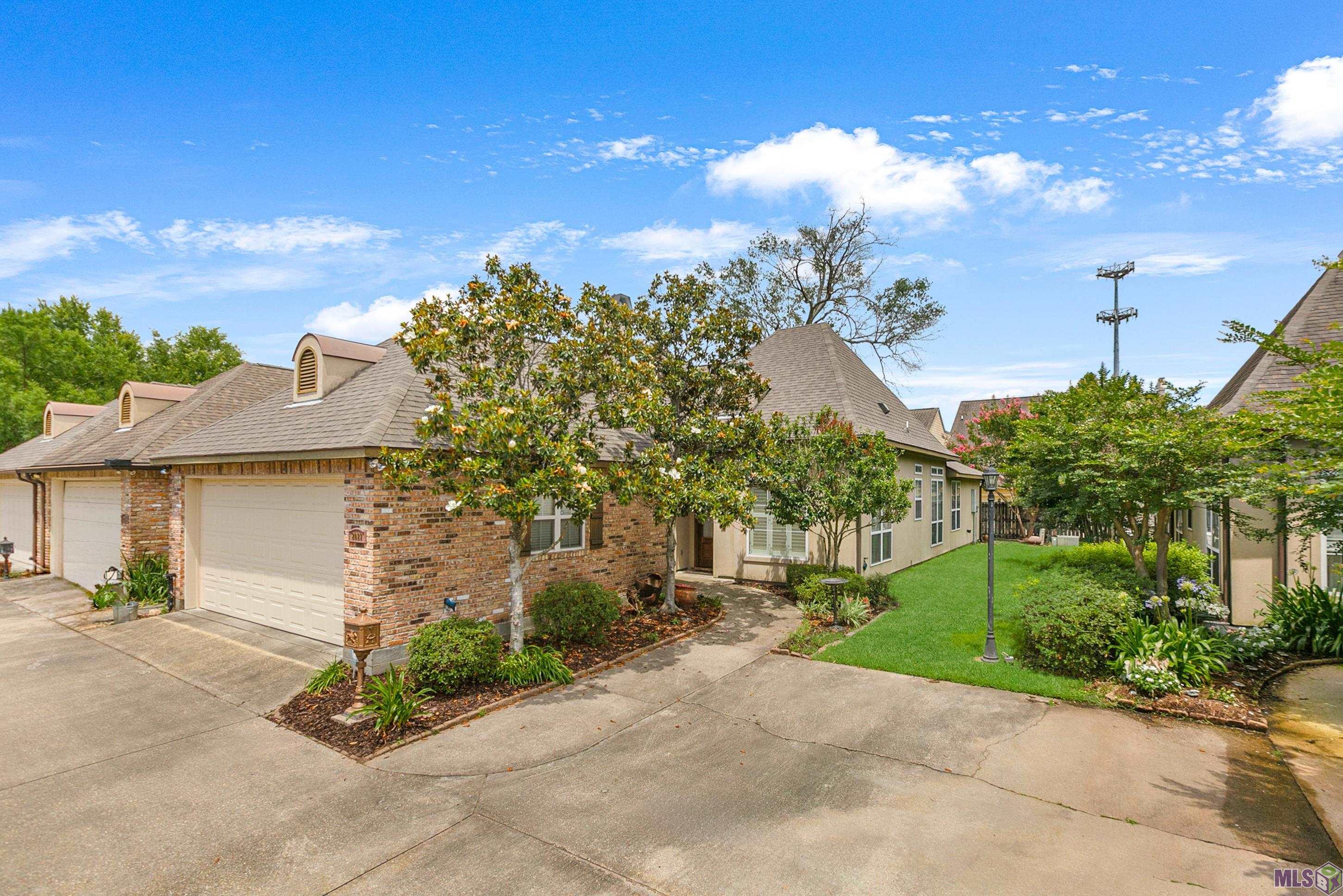 2022 Lac Cache Court Baton Rouge, LA 70816 - Photo 2 of 27 Gallery Image 2