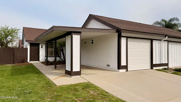 a view of a house with porch