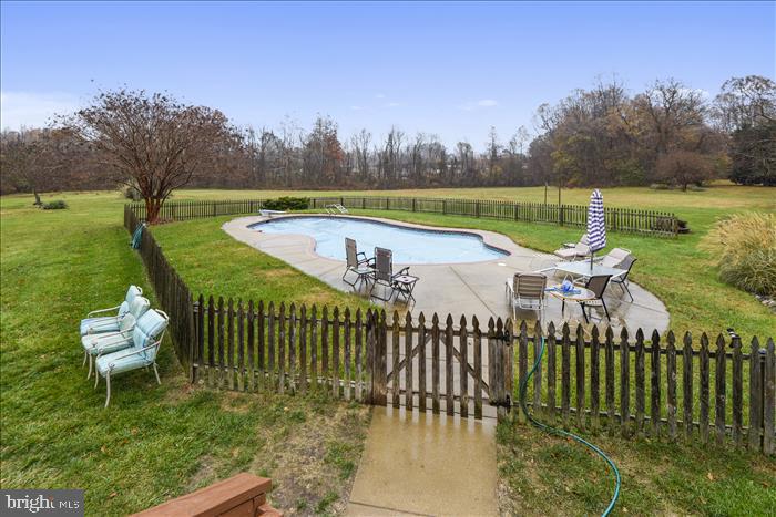 35 Old Solomons Island Road Lothian, MD 20711 - Photo 34 of 43 Gated pool area