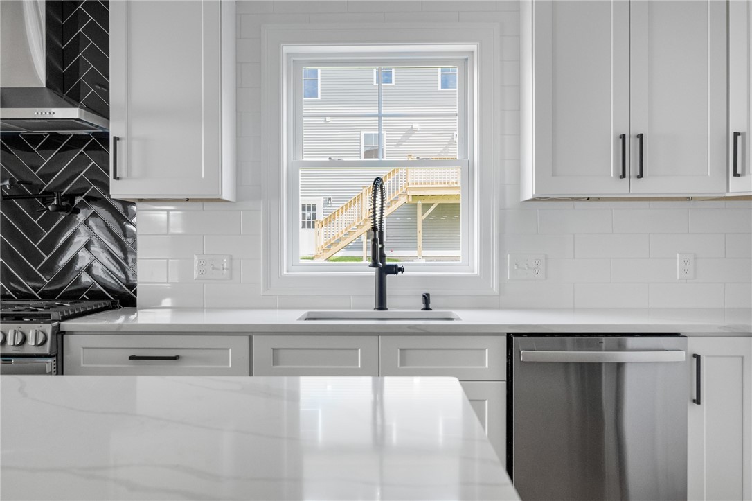 188 St Louis Avenue Woonsocket, RI 02895 - Photo 10 of 30