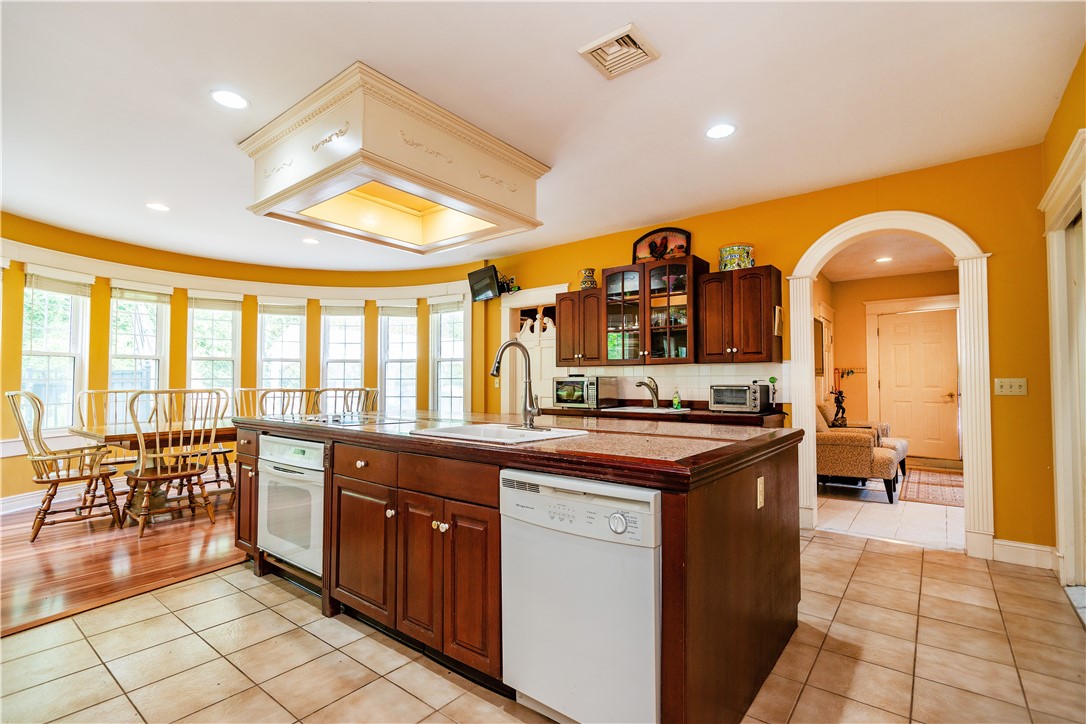 15 Justin Road East Greenwich, RI 02818 - Photo 9 of 50