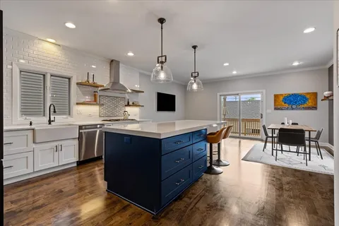 $1,600,000 | 3318 North Claremont Avenue, Chicago, IL 60618