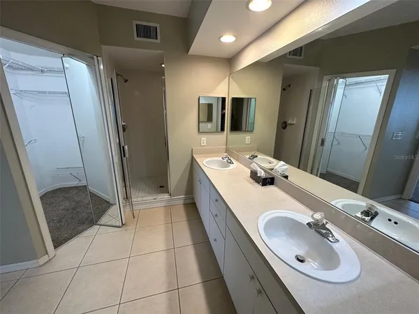 $2,100 | 1200 Country Club Drive, Unit 4102, Largo, FL 33771